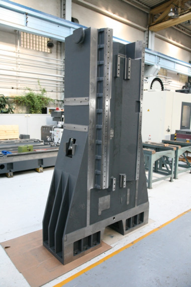 Column, EN-GJL-250,1500 kg